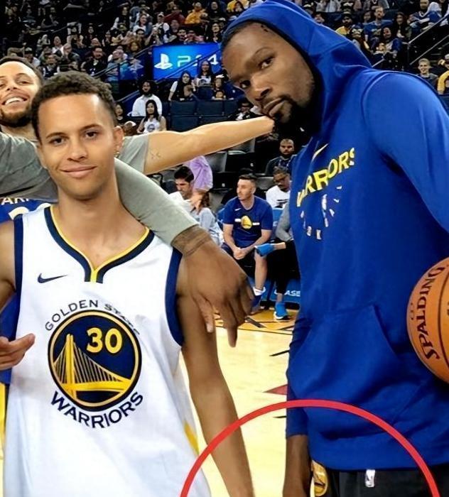 一方, 特天赋是, 却忽略了他 一方, 特天赋是, 却忽略了他