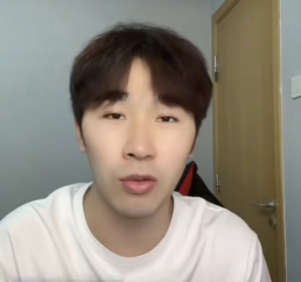 抱着这样的 抱着这样的